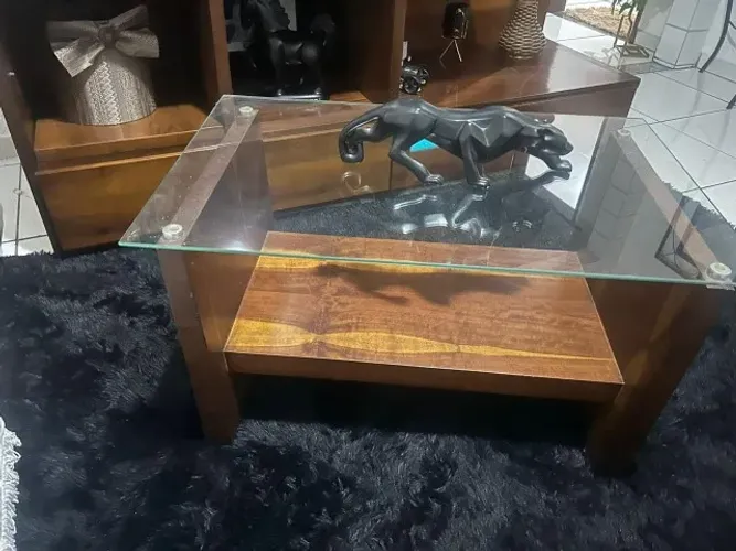 Mesa de Centro em Madeira com Tampo de Vidro 