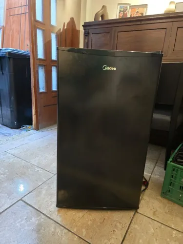 Frigobar Midea 93 Litros 220v - Black Edition MRC10B2-B