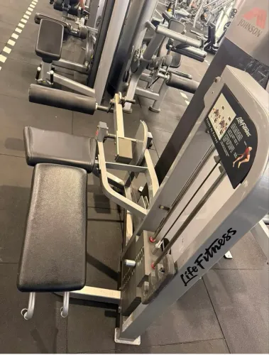 Mesa flexora Life Fitness Pro2