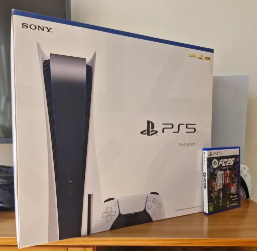 PS5 825GB na caixa e com Leitor de mídia física + EA FC 26 | Impecável