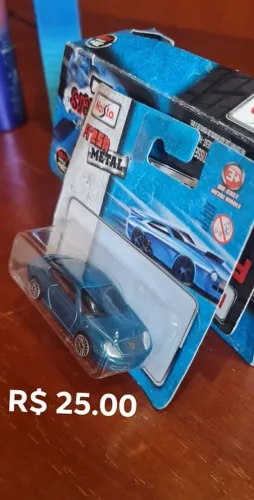 Maisto Fresh Metal - Porsche 911 Carrera - Escala 1:64