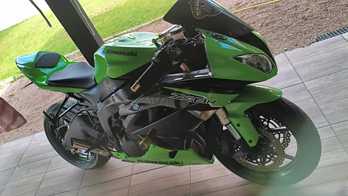 Vendo moto Kawasaki ninja 600 valor da Fipe 33.000