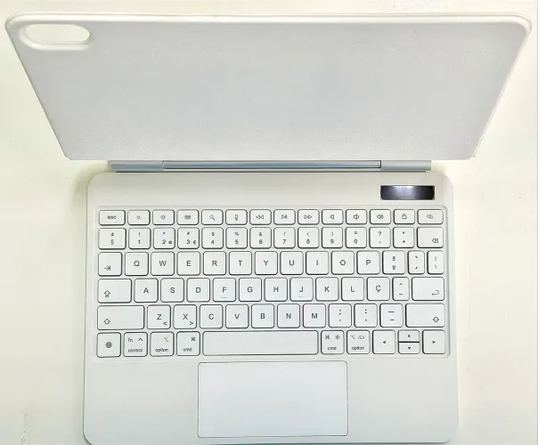 Capa Teclado magnético IPad