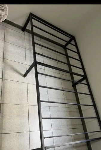 Cama ferro solteiro na caixa