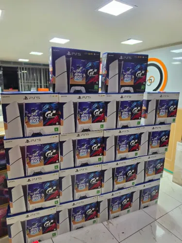 PS5 Mídia Fisica + 2 Jogos, Lacrado, Nacional, Loja Fisica, 1 Ano de Garantia
