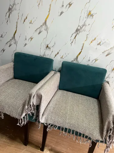 Duas poltronas por R$350,00