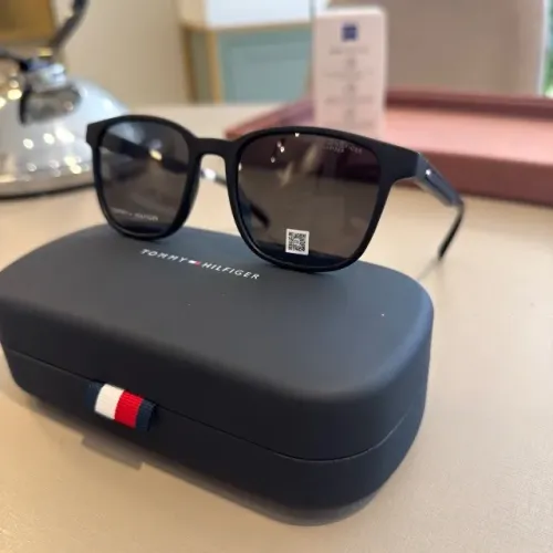 Óculos de sol Tommy Hilfiger
