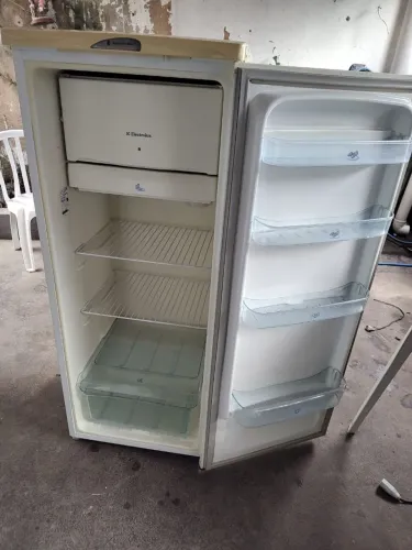 Geladeira Electrolux 220v