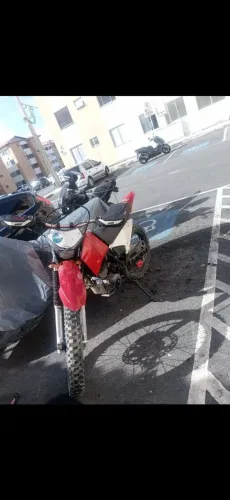 Vendo moto de trilha 