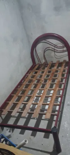 Cama de ferro 