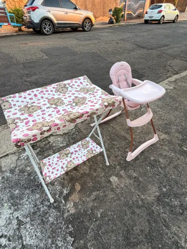 Trocador de Bebê Portátil e Cadeirão de Alimentação Burigotto