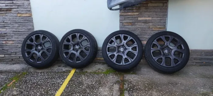04 rodas aro 19 "com pneus 235/45 R19 originais renegade [APENAS PARA RETIRADA CABO FRIO]