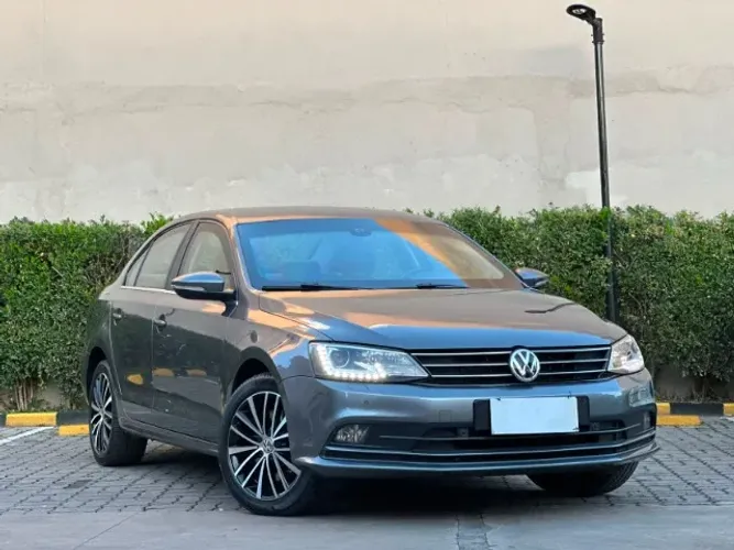 Volkswagen Jetta Highline 2.0 TSI 16V 4P Tiptronic 2017