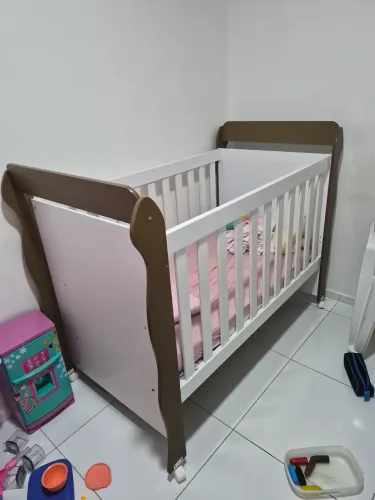 Comoda Selena + Berço Mirelle (Vira mini cama)