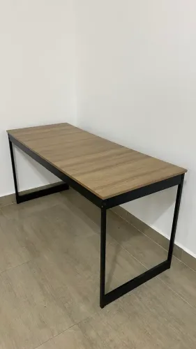 Mesa de escritório 1,50x0,60cm seminova
