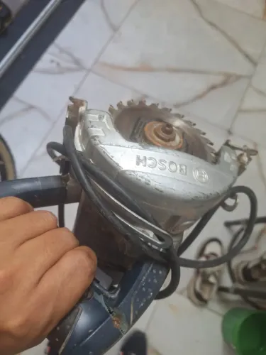Corta piso + Furadeira  Bosch 400.00 