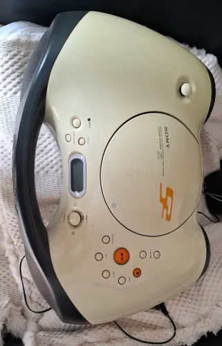 ?Rádio Som Portátil Sony ZS-X3CP Street Style - CD / MP3 / AM/FM (Retro / Vintage)