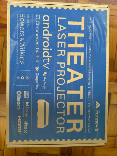 Projetor ust Formovie theater