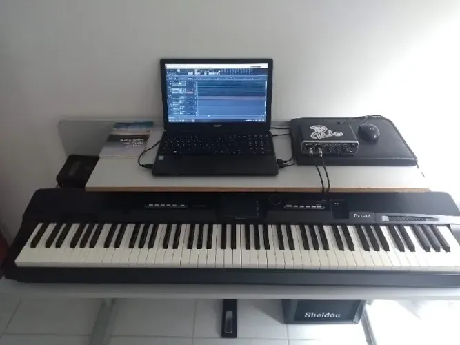 Piano Digital Casio Privia PX-360M - Seminovo e Impecável