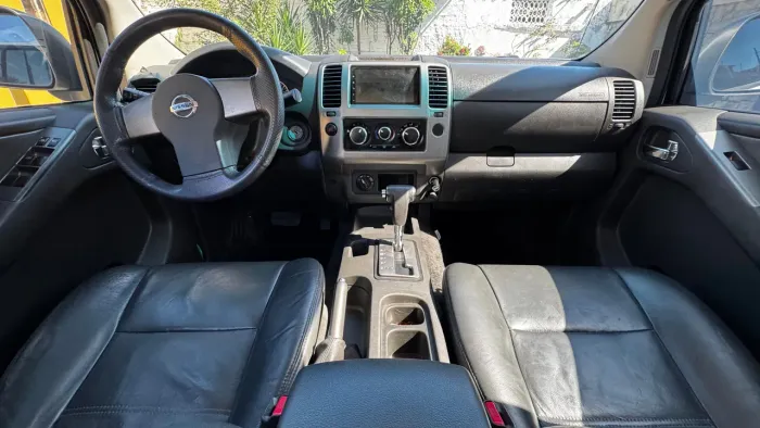 Nissan Frontier SV AT. CD 4X4 2.5 TB Dies. Aut. 2015