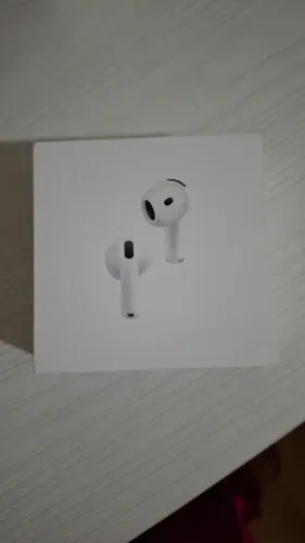 Airpods 4 cancelamento de ruído