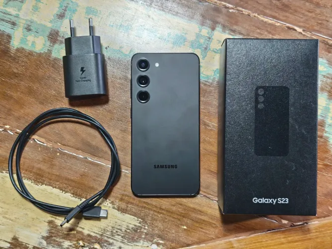 Samsung Galaxy S23 256GB / 8GB RAM - Preto