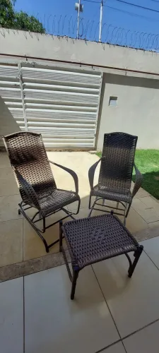 Conjunto de cadeiras de balanço com centro de mesa