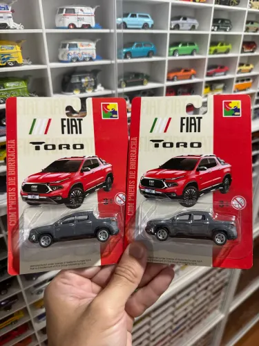 Miniatura Fiat Toro Cinza CKS 1/64 pneus de Borracha