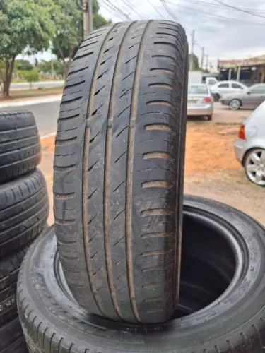 Pneu aro 14 do Kwid 165/70/14 Continental meia vida