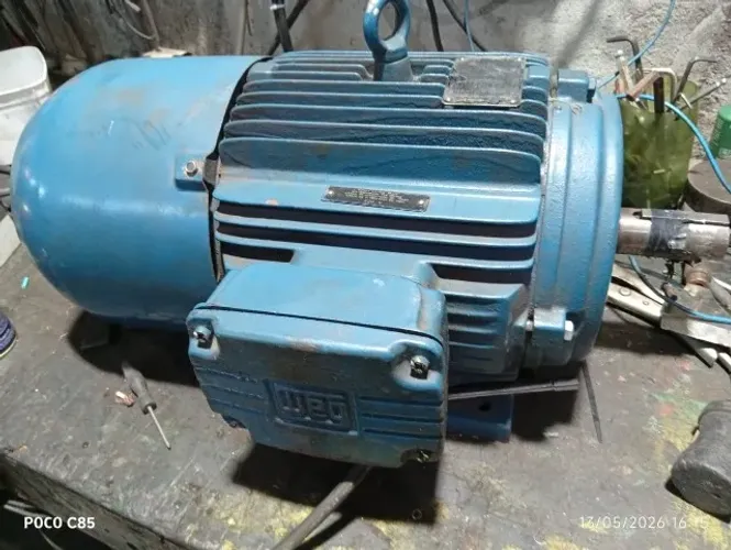 Motor de 10 CV. 1750 Rpm. Weg 220-440-740-v Blindado, freio 220v automático, com pé 