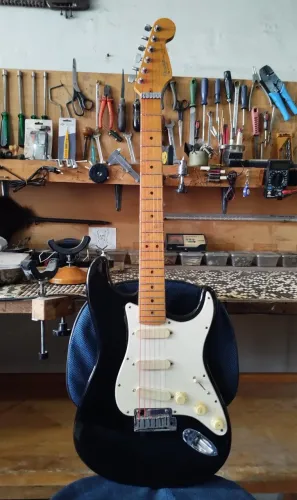 Fender American deluxe  (strat plus) americana importada 1993 