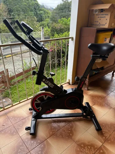 Bicicleta Ergométrica Spinning Liftness Q5 com Roda de Inércia 8 kg