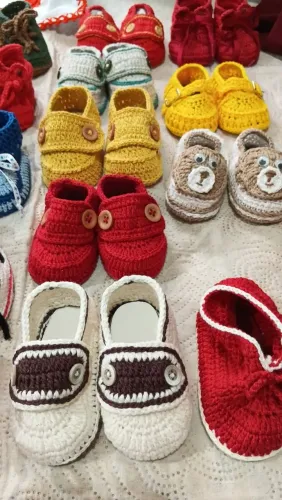 Sapatinhos em croche RN a 6 meses