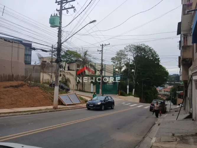 Sobrado em Avenida Víctor Civita - Conceição - Osasco/SP