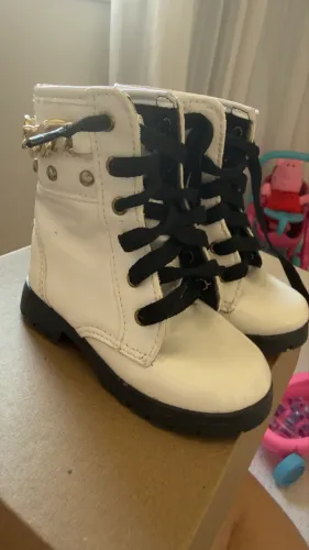Bota menina tamanho 20