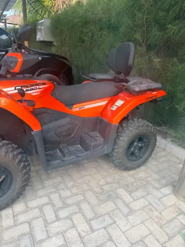 Quadriciclo CForce 520L 
