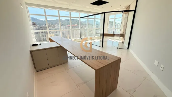 Sala comercial meia praia