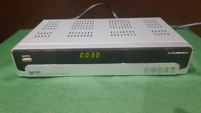 Receptor de satélite digital AZ-América S806 - funcionando - sem controle