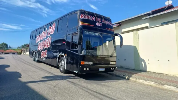 Ônibus pronto pra banda