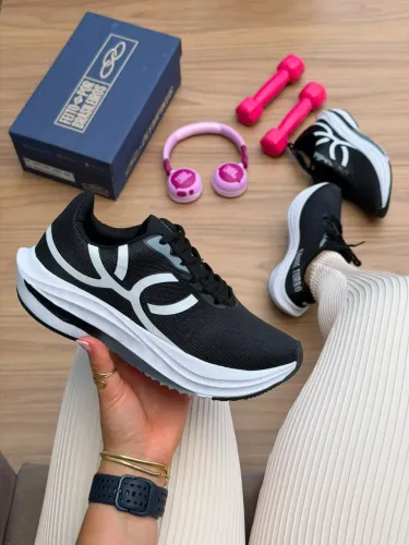 Tênis Olympikus Running Street 3 - Preto com Branco Desempenho Pro