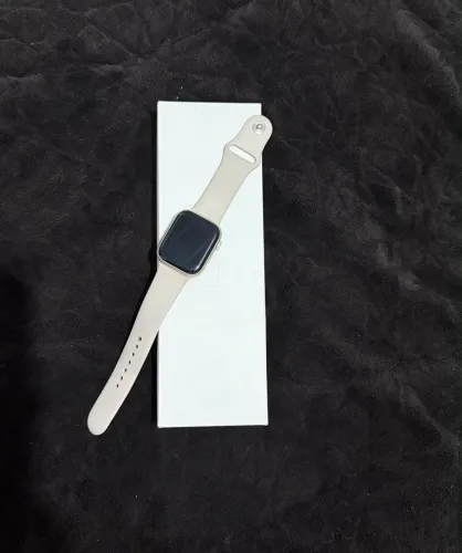 VENDO APPLE WATCH SERIES 9 - 45 MM | STARLIGHT