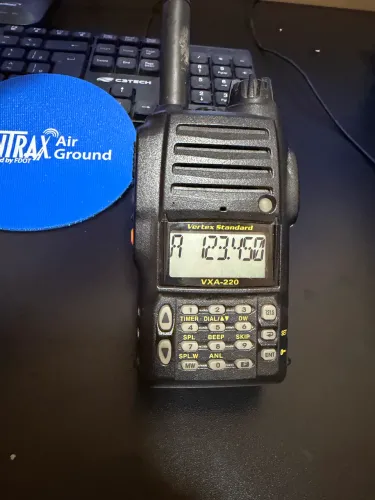 Vertex Standard POV AIR BAND TRANSCEIVER VXA-220