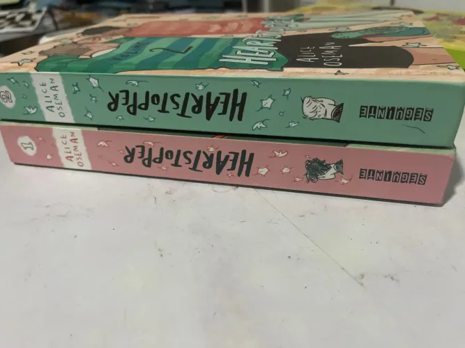 Livros heartstopper vol1 e 2