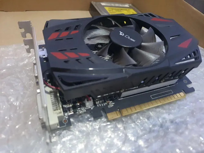 Placa de video 750 Ti