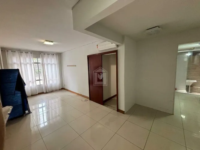 Apartamento de 2 Quartos para Aluguel na Praia do Canto (Frente) | 80m², 1 Vaga