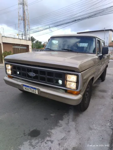 Ford F-1000 Super Diesel CE 3.9 1984