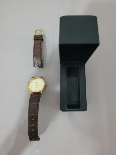 Relogio mondaine antigo sem bateria
