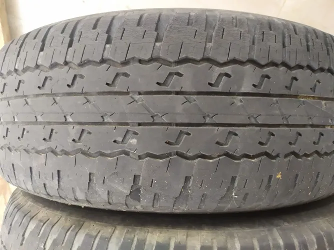 Peneus original Hilux 265/65/17