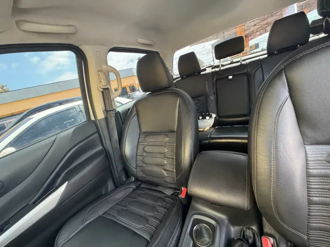 Nissan Frontier S CD 4X4 2.3 TB Diesel Mec. 2021