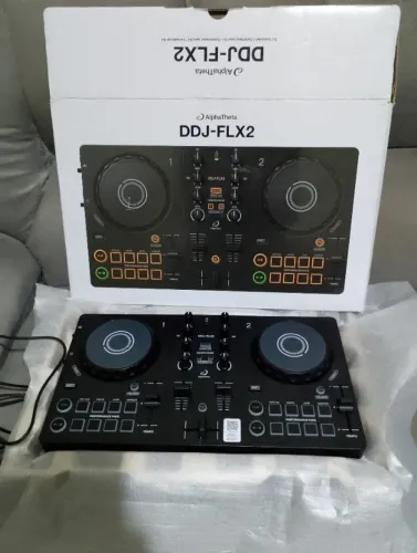 Controladora DJ AlphaTheta DDJ-FLX2 - IMPECÁVEL - usei uma única vez !